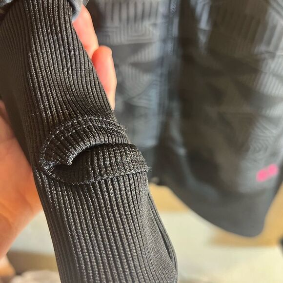 Billabong Black and Pink Hoodie - Picture 9 of 11